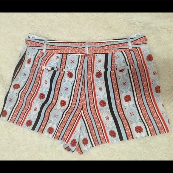 NWT Loft striped shorts - Picture 2 of 3